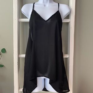 BLACK FLOWY TANK